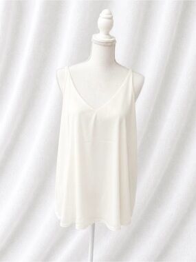 Kismet Cream V-Neck Flowing Cami Top